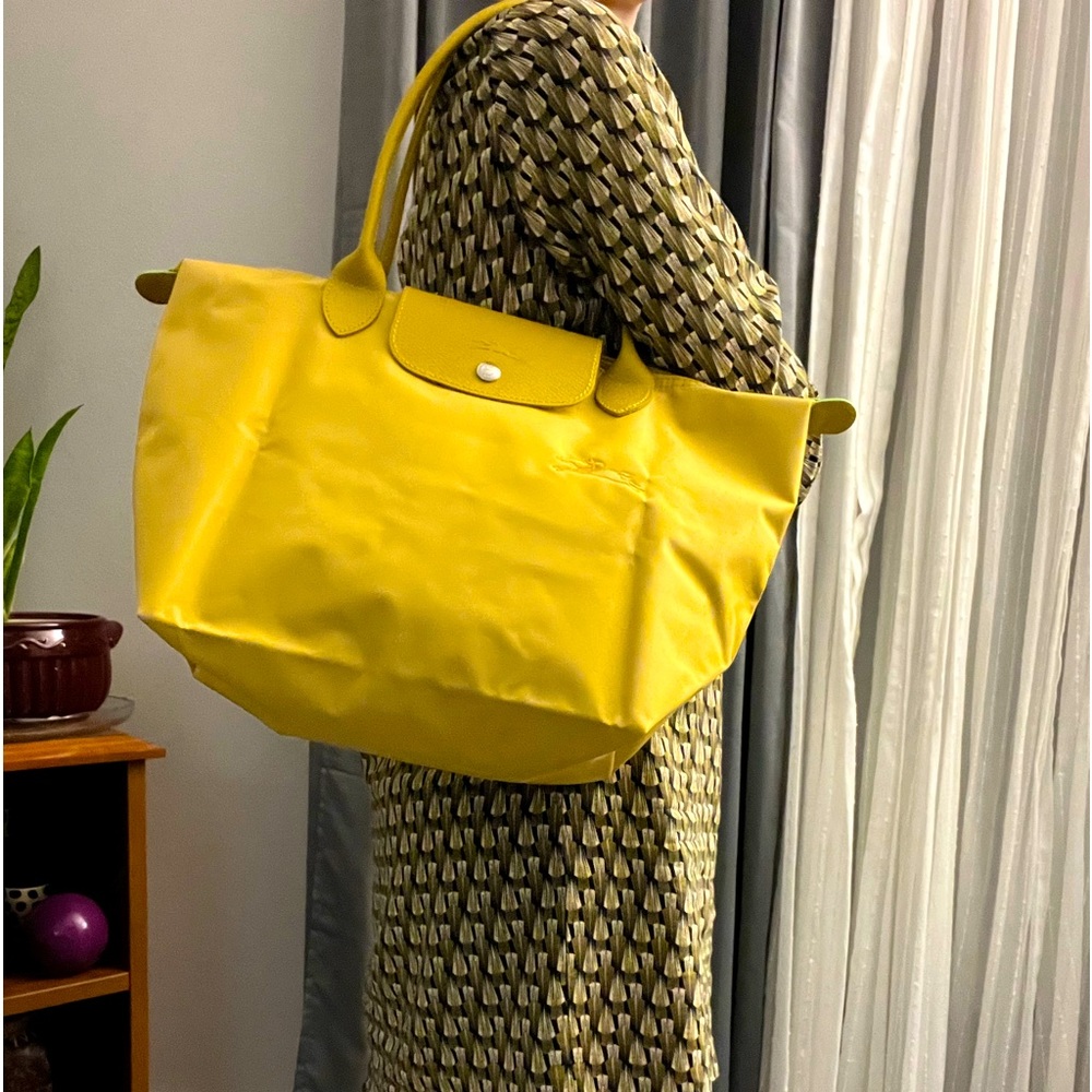 NWT original LongChamp tote Medium, Mustard color